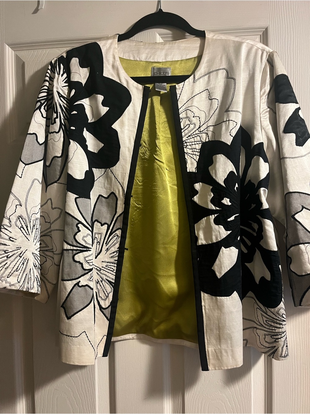 Chico's Black & White Floral Open Jacket with Lime Interior